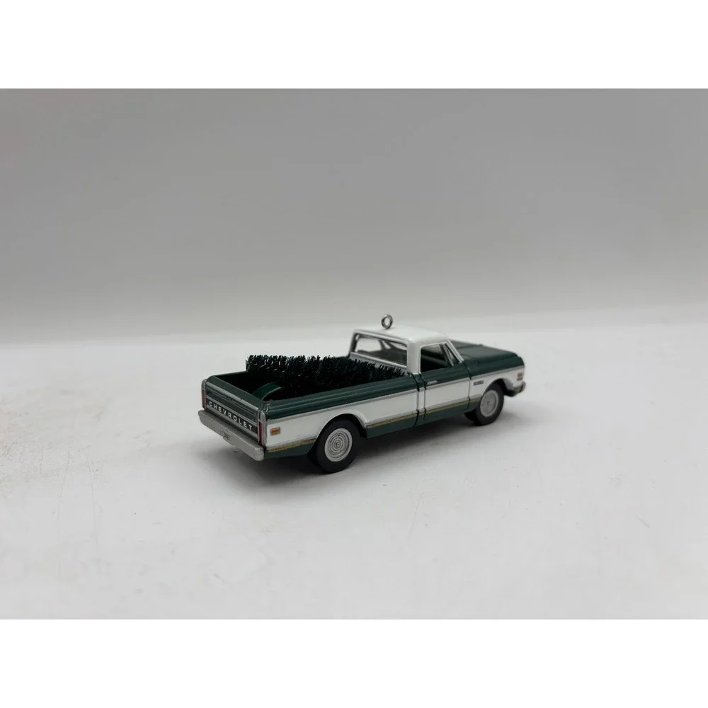 Hallmark Keepsake Ornament 2003 1972 Chevrolet Cheyenne Super 9th in Series